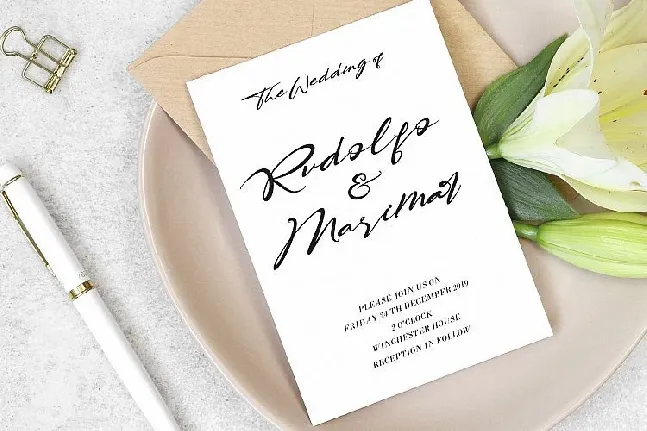 Kristabelle Script font