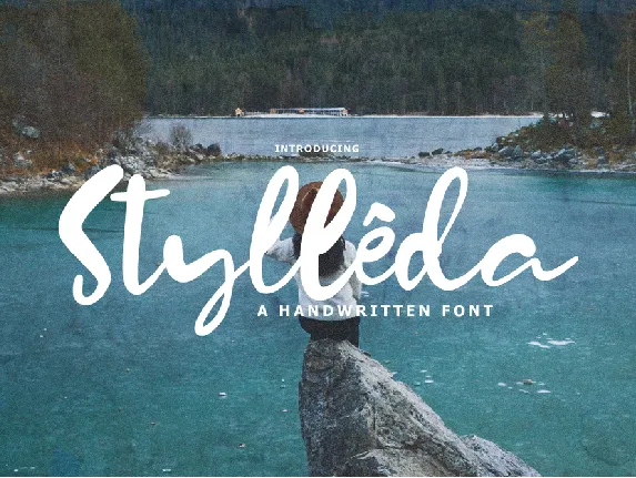 Stylleda Brush font