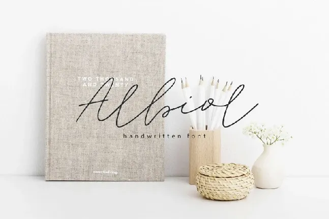 Albiol Handwritten font