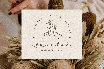 Morphadore - Longtail Script font