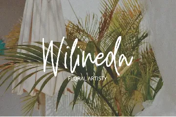 Hineda Signature font