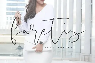 Raisa Script - Logo Font