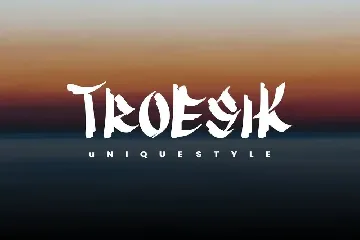 Troesik - Decorative Font