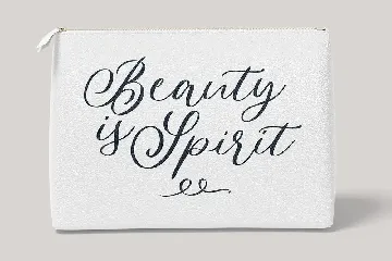 Bridallova - A Flourish Script Font