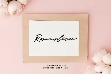 Soulitair Signature Font