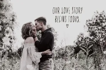 Love Story Skinny Font