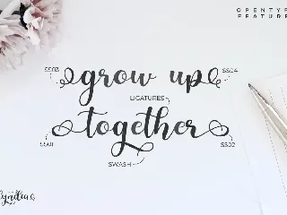 Olyndra - Beautiful Script Font