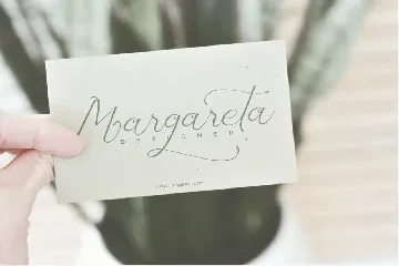 Laureta - Modern Calligraphy font