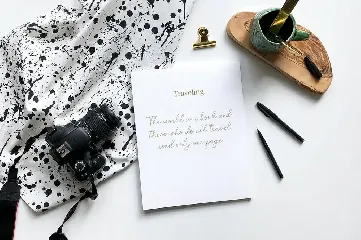 Beauty Light font