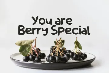 Red Berry Font