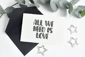 Big Love Hand Drawn Font