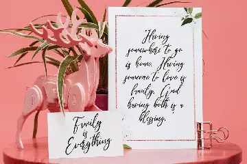 Mondayslove Feminine Signature Font