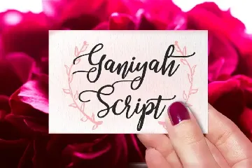 Ganiyah Script font